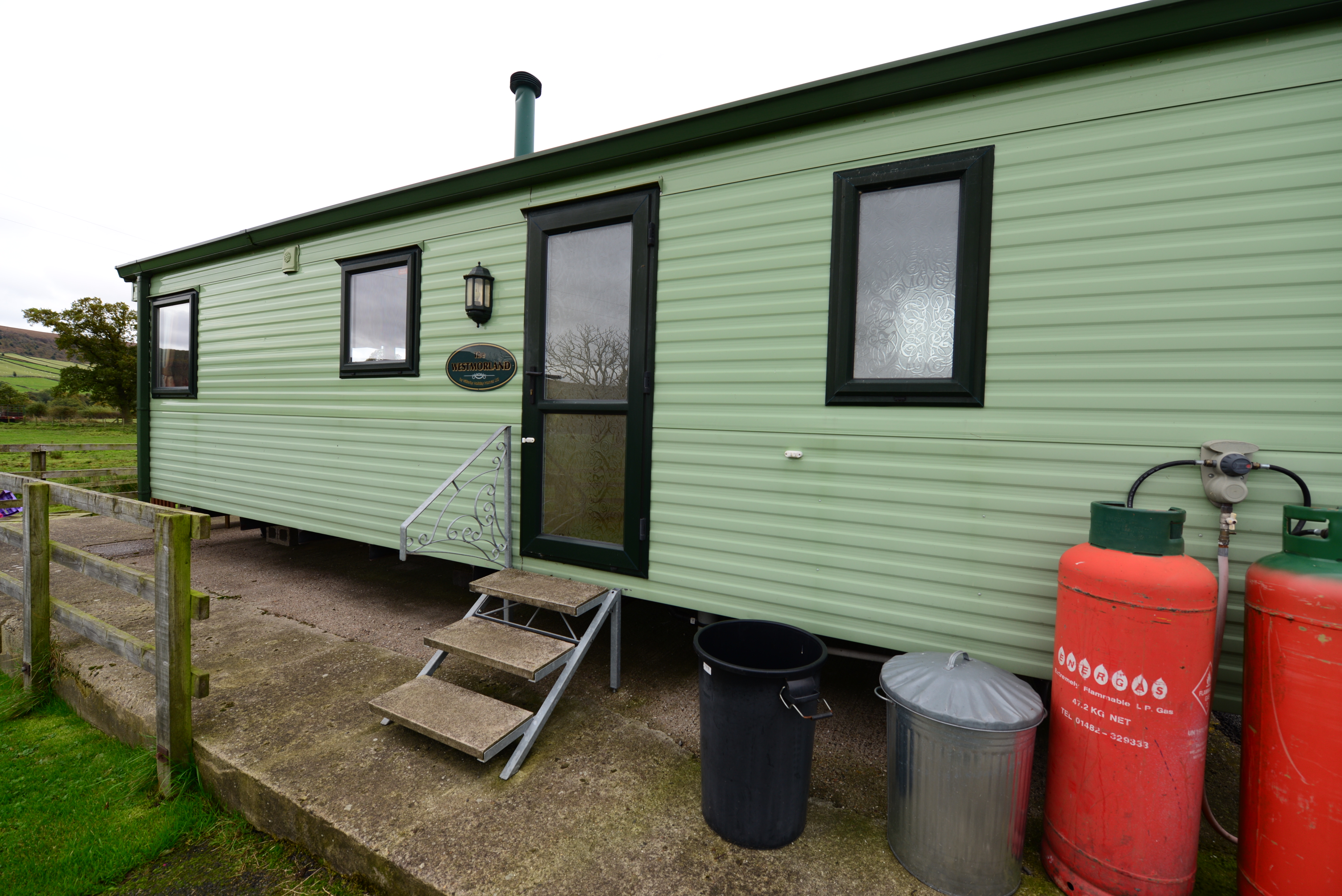 Willerby Westmorland caravan kitchen and dining area
