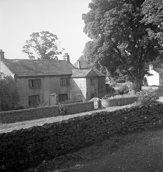 wallbuilding - Old Whitby Photos