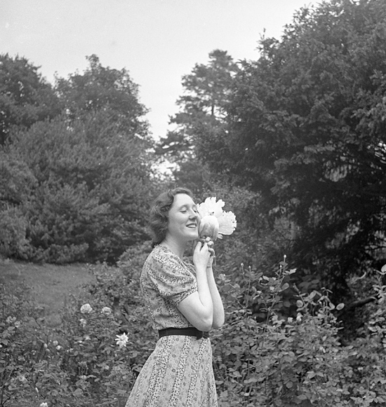womantrees - Old Whitby Photos